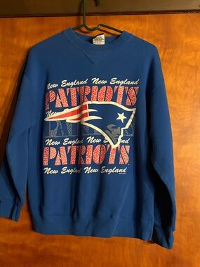 Vintage 90s Patriots Crewneck Sweatshirt NFL Signal Sports Large Blue